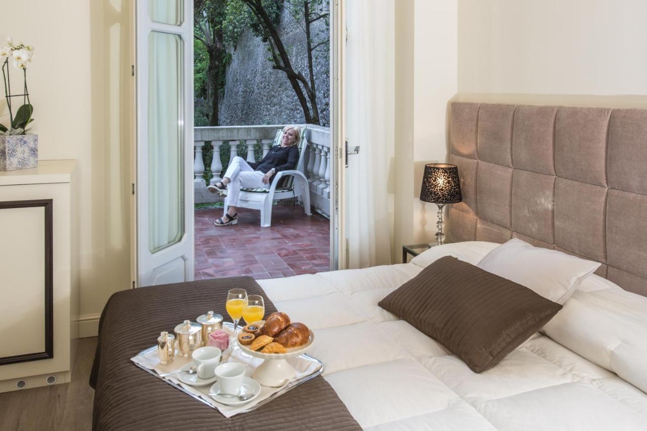 Boutique Hotel Villa Giulia Valmadrera Exteriör bild