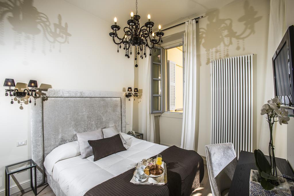 Boutique Hotel Villa Giulia Valmadrera Exteriör bild